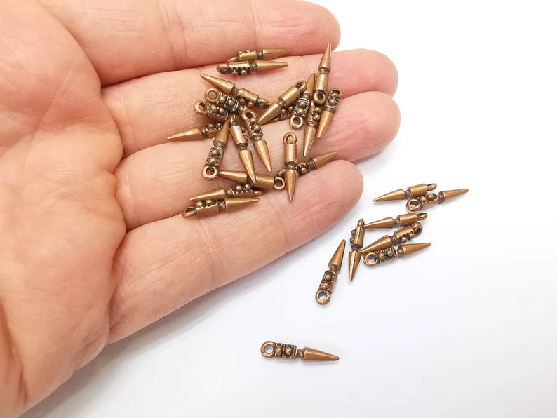 10 Spearhead Charms, Pointed Charms, Dangle Earring Charms, Chain Bracelet Component, Necklace Parts, Antique Copper Plated 18x3mm G35173