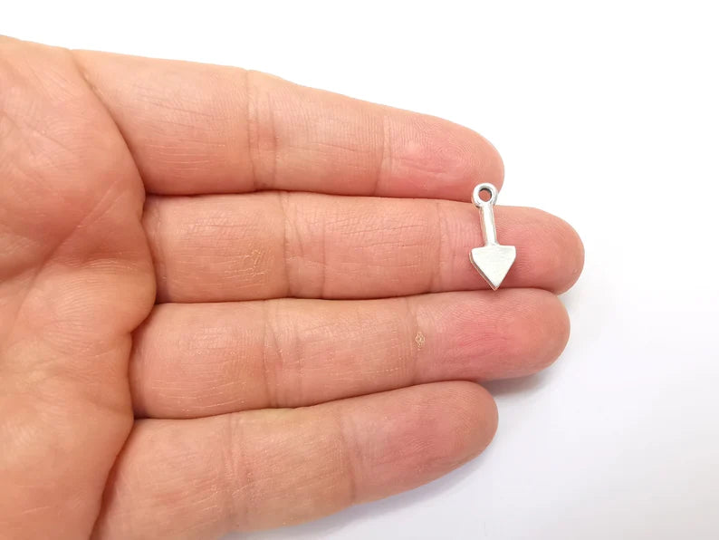 10 Silver Triangle Charms, Boho Charms, Dangle Charms, Earring Charms, Silver Pendant, Necklace Parts, Antique Silver Plated 19x7mm G35181