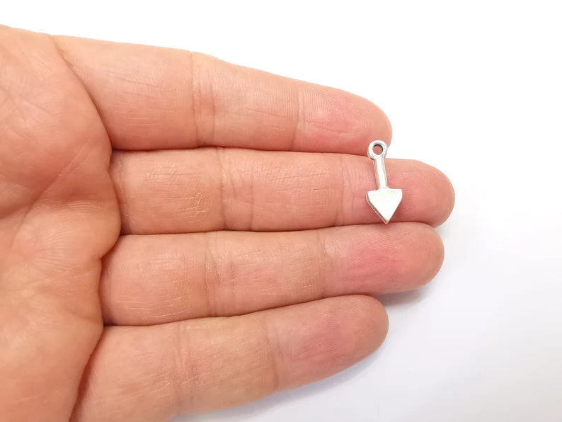 10 Silver Triangle Charms, Boho Charms, Dangle Charms, Earring Charms, Silver Pendant, Necklace Parts, Antique Silver Plated 19x7mm G35181