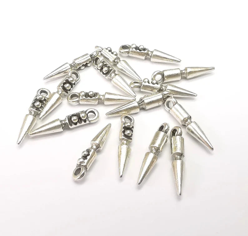 10 Spearhead Charms, Pointed Charms, Dangle Earring Charms, Chain Bracelet Component, Necklace Parts, Antique Silver Plated 18x3mm G35017