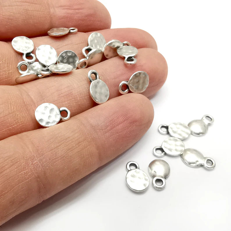10 Hammered Disc Charms, Round Charms, Dangle Earring Charms, Chain Bracelet Component, Necklace Parts, Antique Silver Plated 11x7mm G35191
