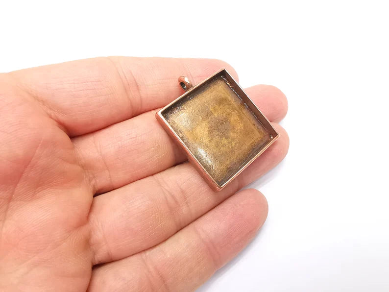 Copper Pendant Blank, Cabochon Bezel, Locket Pendant Base, inlay Mountings, Resin Necklace, Antique Copper Plated Metal (29mm blank) G35028