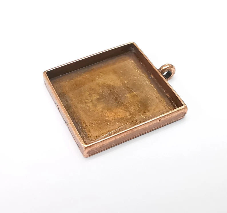 Copper Pendant Blank, Cabochon Bezel, Locket Pendant Base, inlay Mountings, Resin Necklace, Antique Copper Plated Metal (29mm blank) G35028