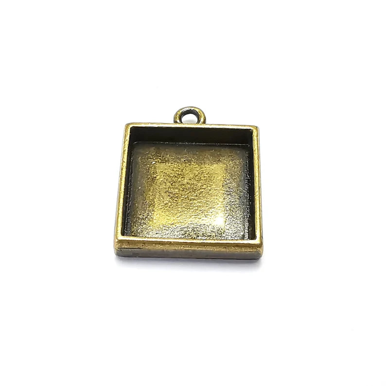 Bronze Pendant Blank, Cabochon Bezel, Locket Pendant Base, inlay Mountings, Resin Necklace, Antique Bronze Plated Metal (16mm blank) G35049