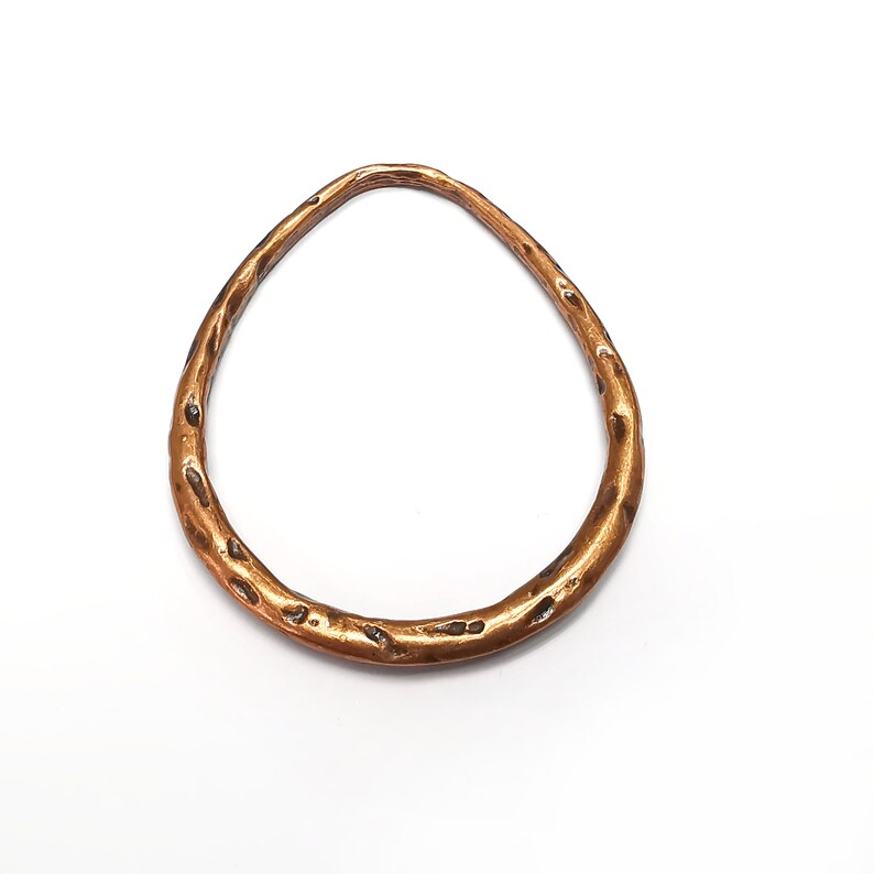 Hammered Frame Connector, Oval Jewelry Parts, Bracelet Component, Antique Copper Findings, Antique Copper Plated Metal (68x54mm) G35056
