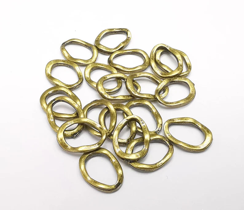 10 Organic Oval Circle Connector, Jewelry Parts, Hammered Bracelet Component, Antique Bronze Finding, Antique Bronze Plated (13x9mm) G35061