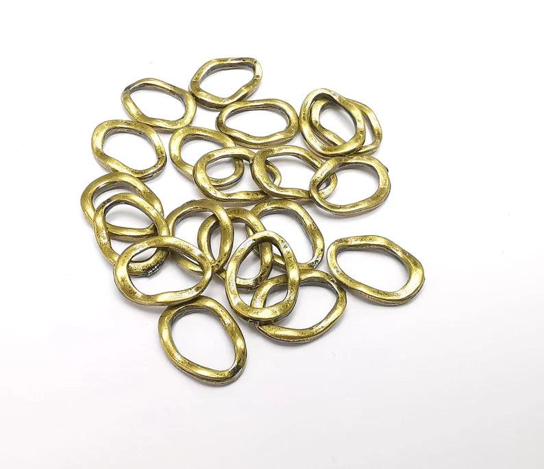 10 Organic Oval Circle Connector, Jewelry Parts, Hammered Bracelet Component, Antique Bronze Finding, Antique Bronze Plated (13x9mm) G35061