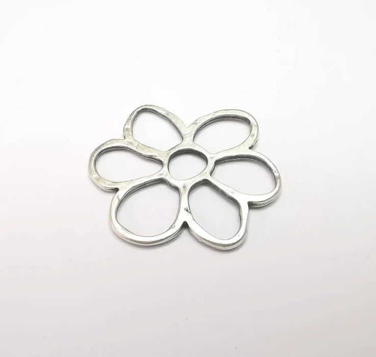 Silver Flower Charms, Daisy Charms, Flower Connector, Earring Charms, Silver Pendant, Necklace Parts, Antique Silver Plated 39x36mm G35094
