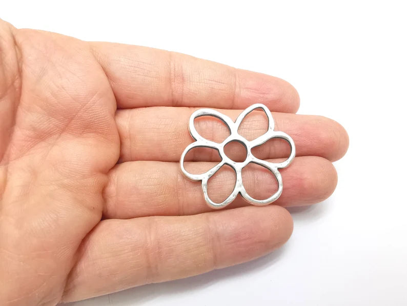 Silver Flower Charms, Daisy Charms, Flower Connector, Earring Charms, Silver Pendant, Necklace Parts, Antique Silver Plated 39x36mm G35094