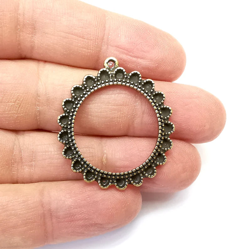 Flower Frame Charms, Round Charms, Ethnic Earring Charms, Bronze Rustic Pendant, Necklace Parts, Antique Bronze Plated 37x33mm G35116