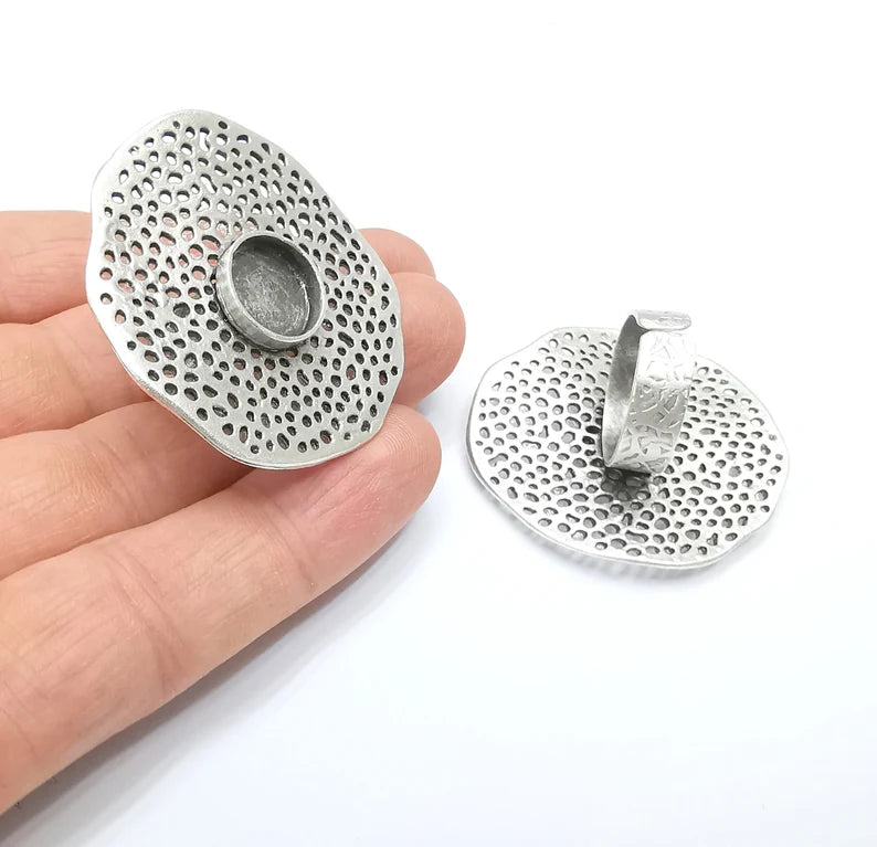 Perforated Wavy Disc Ring Setting, Cabochon Blank, Resin Bezel Mounting, Epoxy Frame, Adjustable Antique Silver Plated Brass 12mm G35286