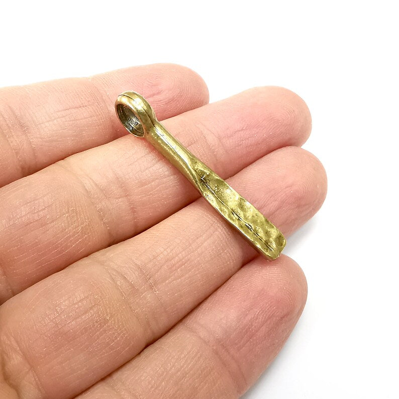 2 Hammered Charms, Dangle Charms, Earring Charms, Bronze Pendant, Necklace Pendant, Antique Bronze Plated Metal 43x6mm G35125