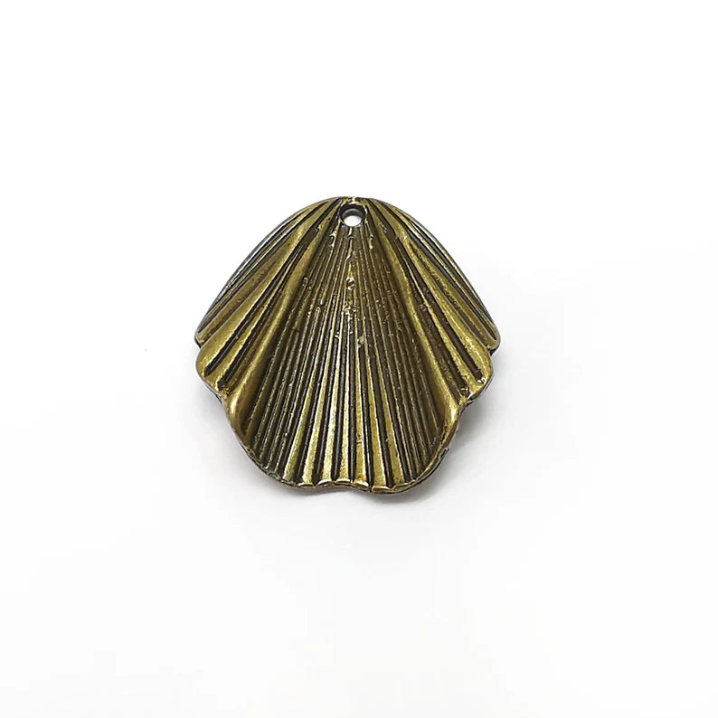 Scallop Charms, Sea Shell Charms, Rustic Charms, Earring Charms, Bronze Pendant, Necklace Parts, Antique Bronze Plated 29x27mm G35301