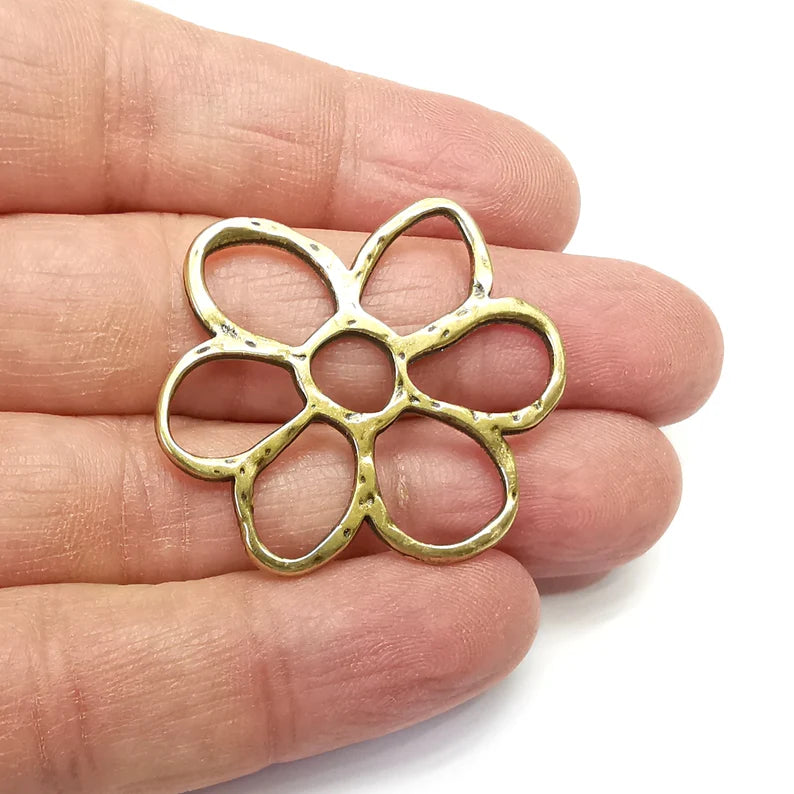 Bronze Flower Charms, Daisy Charms, Flower Connector, Earring Charms, Bronze Pendant, Necklace Parts, Antique Bronze Plated 39x36mm G35132