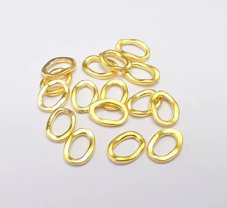 10 Organic Oval Circle Connector, Gold Plated Charms, Jewelry Parts, Hammered Bracelet Component, Gold Plated Findings (10x7mm) G35140