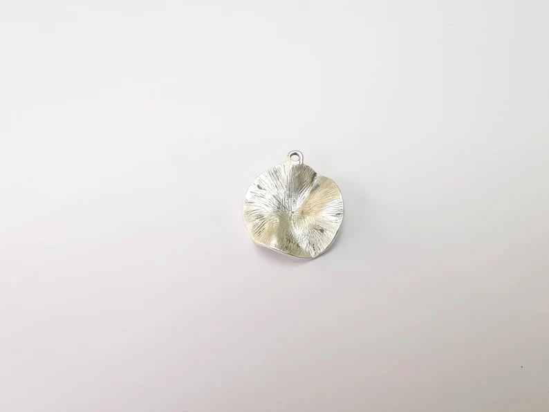 Wavy Circle Charms, Silver Boho Charms, Rustic Charms, Earring Charms, Silver Pendant, Necklace Parts, Antique Silver Plated 30x27mm G35155