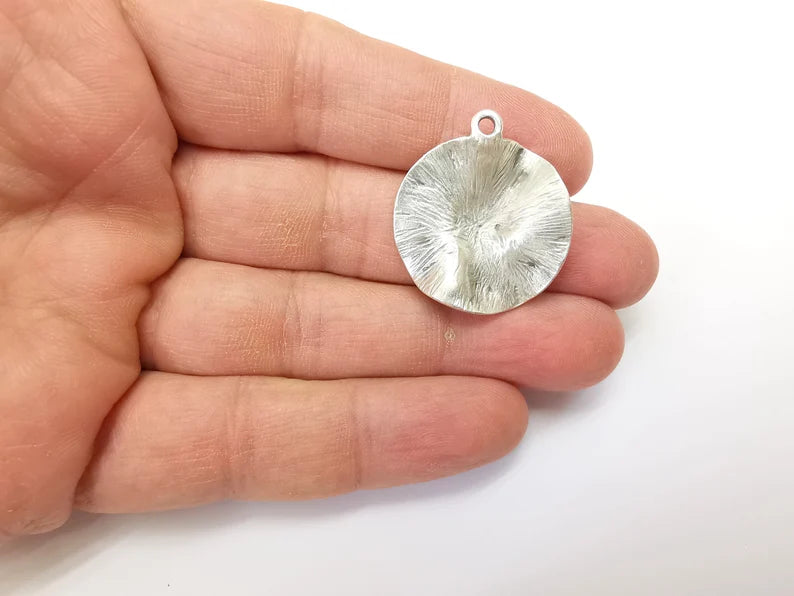 Wavy Circle Charms, Silver Boho Charms, Rustic Charms, Earring Charms, Silver Pendant, Necklace Parts, Antique Silver Plated 30x27mm G35155