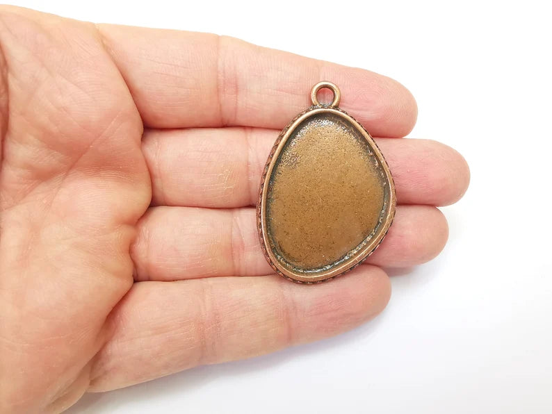 Copper Pendant Blank, Cabochon Bezel, Locket Pendant Base, inlay Mountings, Resin Necklace, Antique Copper Plated Metal 37x28mm blank G35160
