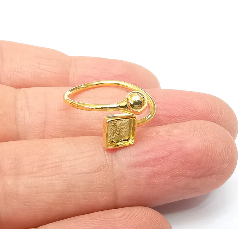 Gold Ring Setting, Cabochon Blank, Resin Bezel, Square Ring Mounting, Epoxy Frame Base, Adjustable Antique Gold Plated 6x6mm G35350