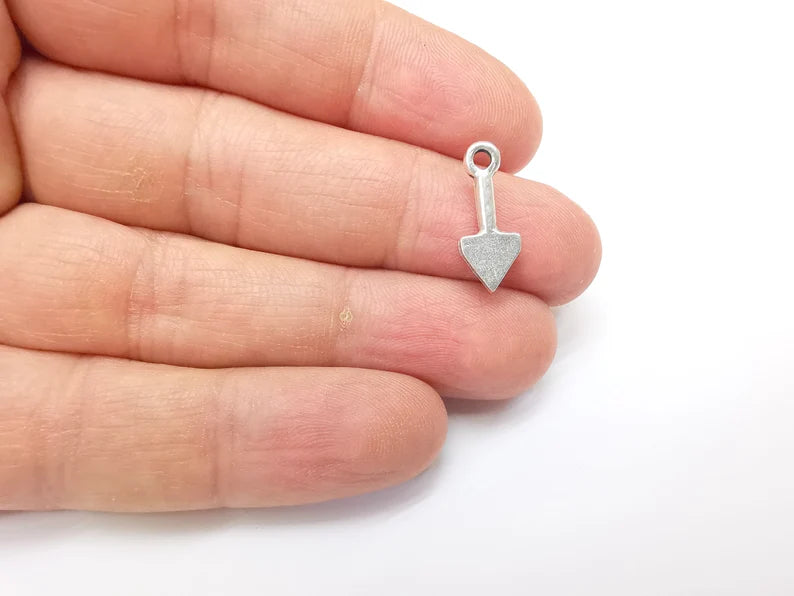 10 Silver Triangle Charms, Boho Charms, Dangle Charms, Earring Charms, Silver Pendant, Necklace Parts, Antique Silver Plated 19x7mm G35181