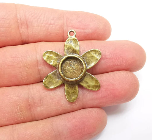 Bronze Flower Pendant Blank, Cabochon Bezel, Pendant Base, inlay Mountings, Necklace, Antique Bronze Plated 35x28mm and 10mm blank G35408