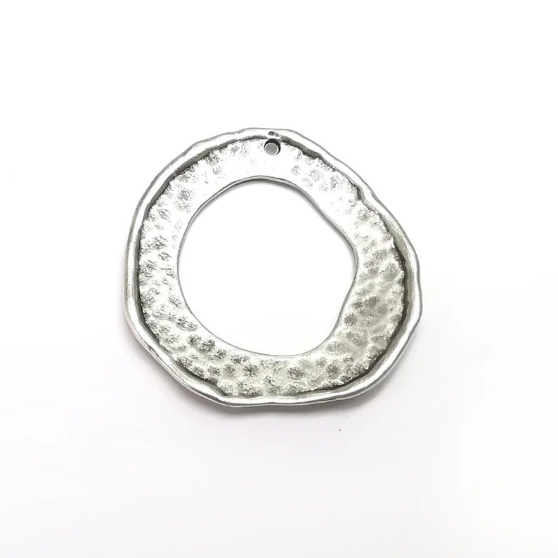 Hammered Dangle Charms, Round Charms, Rustic Charms, Earring Charms, Silver Pendant, Necklace Parts, Antique Silver Plated 39x37mm G35234