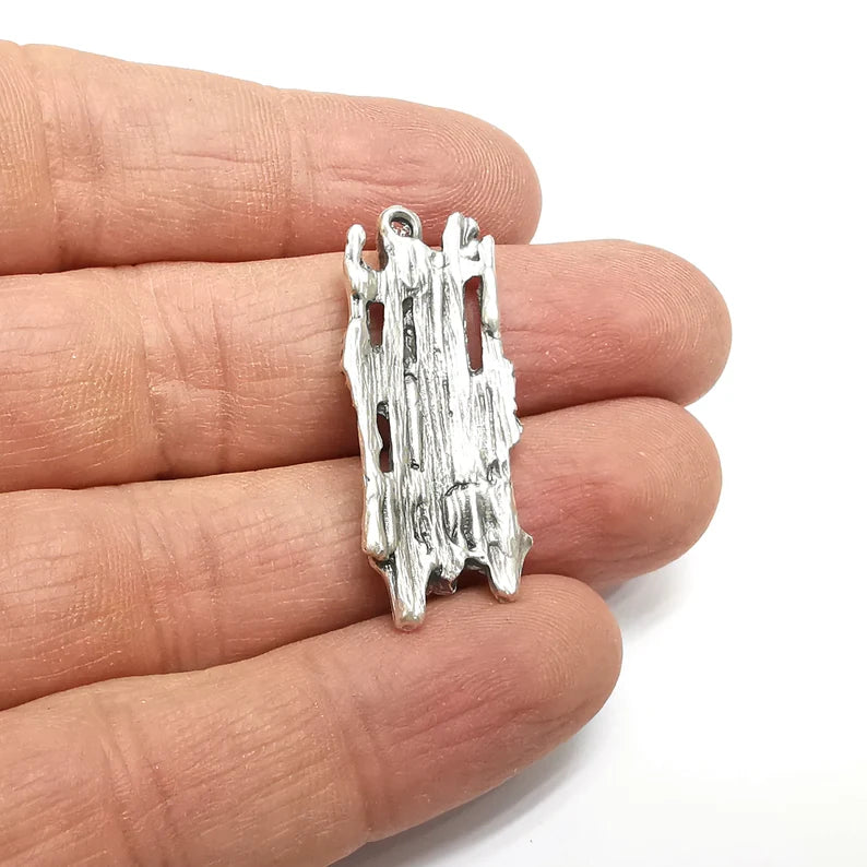 Silver Dangle Charms, Knot Charms, Rustic Charms, Earring Charms, Silver Pendant, Necklace Parts, Antique Silver Plated 38x16mm G35235