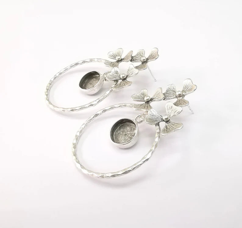 Flower Earring Base, Earring Blank, Ear Settings Bezel, Resin Blank, Cabochon Mountings, Antique Silver Plated Brass (10mm blanks) G35416