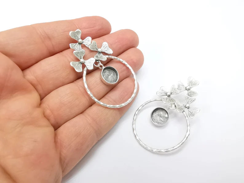 Flower Earring Base, Earring Blank, Ear Settings Bezel, Resin Blank, Cabochon Mountings, Antique Silver Plated Brass (10mm blanks) G35416
