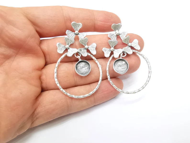 Flower Earring Base, Earring Blank, Ear Settings Bezel, Resin Blank, Cabochon Mountings, Antique Silver Plated Brass (10mm blanks) G35416