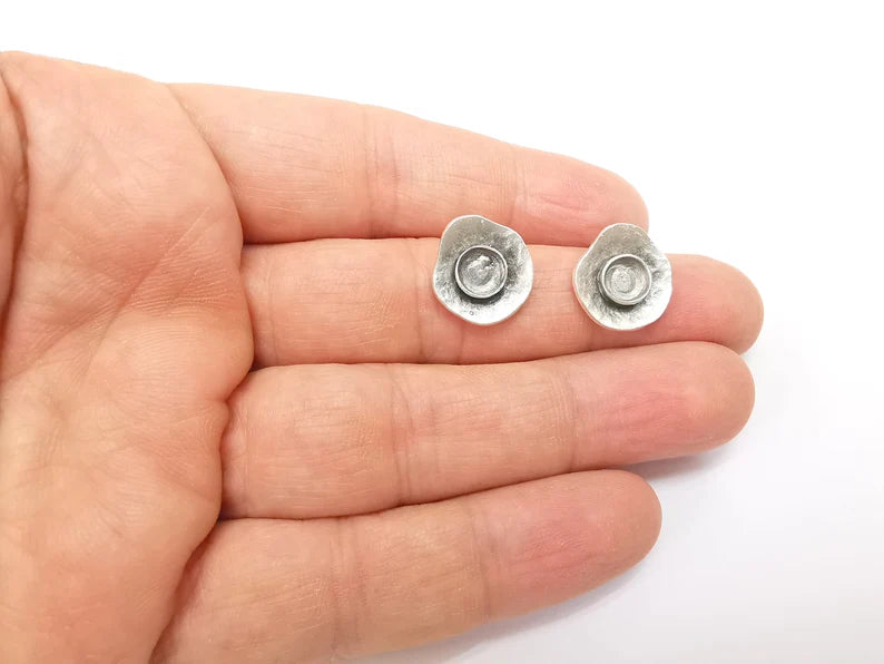 Earring Stud Base, Organic Shape Earring Blank, Ear Settings Resin Bezel, Cabochon Mounting, Antique Silver Plated Brass (6mm blanks) G35422