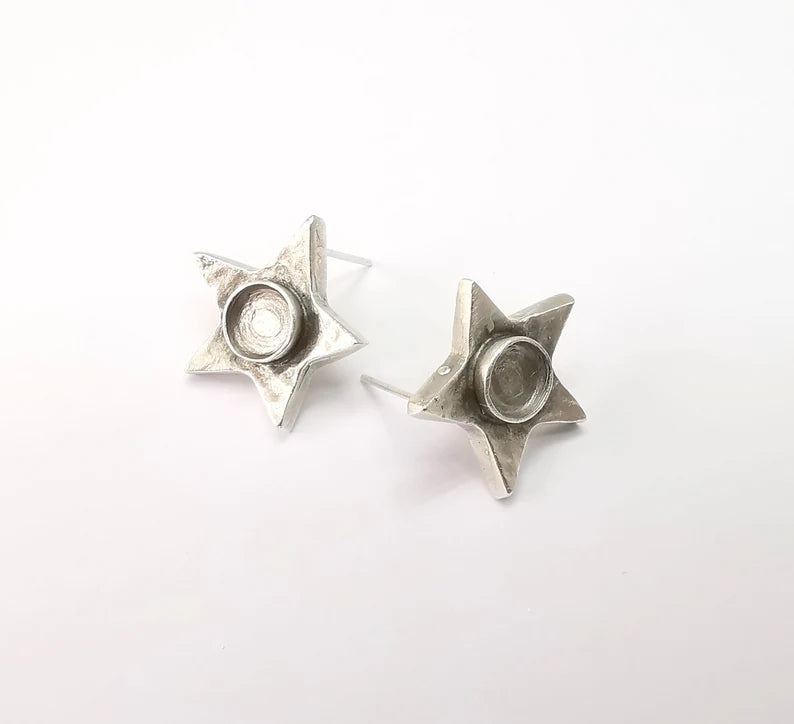Earring Stud Base, Star Earring Blank, Ear Settings Resin Bezel, Cabochon Mounting, Antique Silver Plated Brass (6mm blanks) G35424