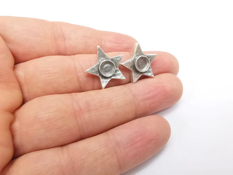 Earring Stud Base, Star Earring Blank, Ear Settings Resin Bezel, Cabochon Mounting, Antique Silver Plated Brass (6mm blanks) G35424