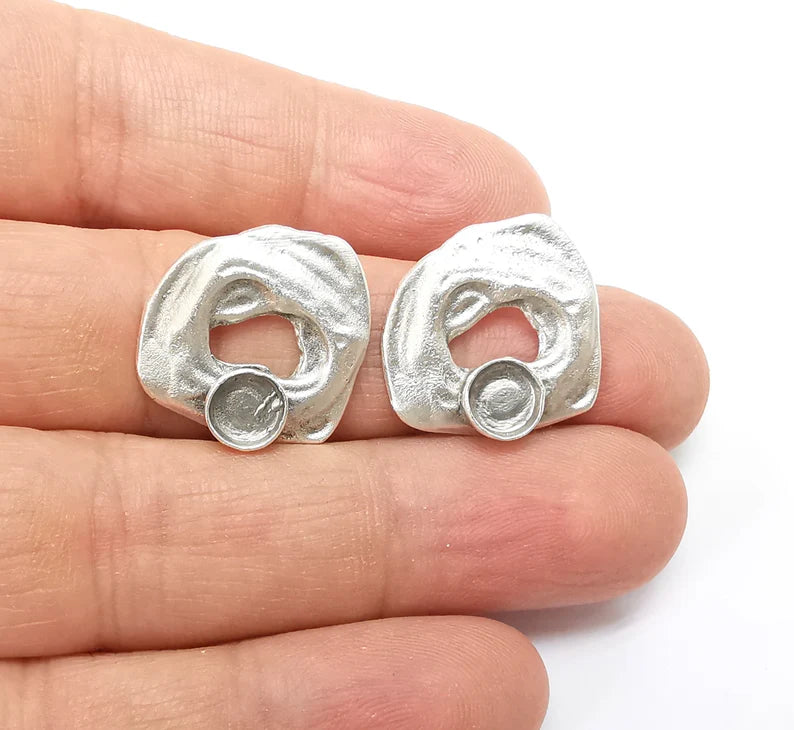 Earring Stud Base, Organic Shape Earring Blank, Ear Settings Resin Bezel, Cabochon Mounting, Antique Silver Plated Brass (6mm blanks) G35429