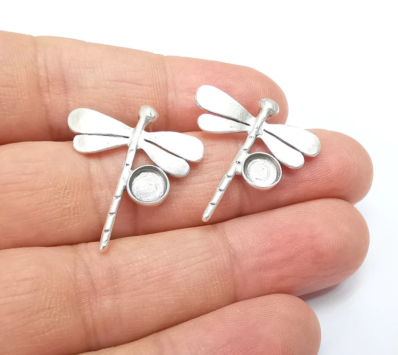 Dragonfly Earring Base, Dragonfly Earring Blank, Ear Setting Resin Bezel, Cabochon Mounting, Antique Silver Plated Brass (6mm blanks) G35440
