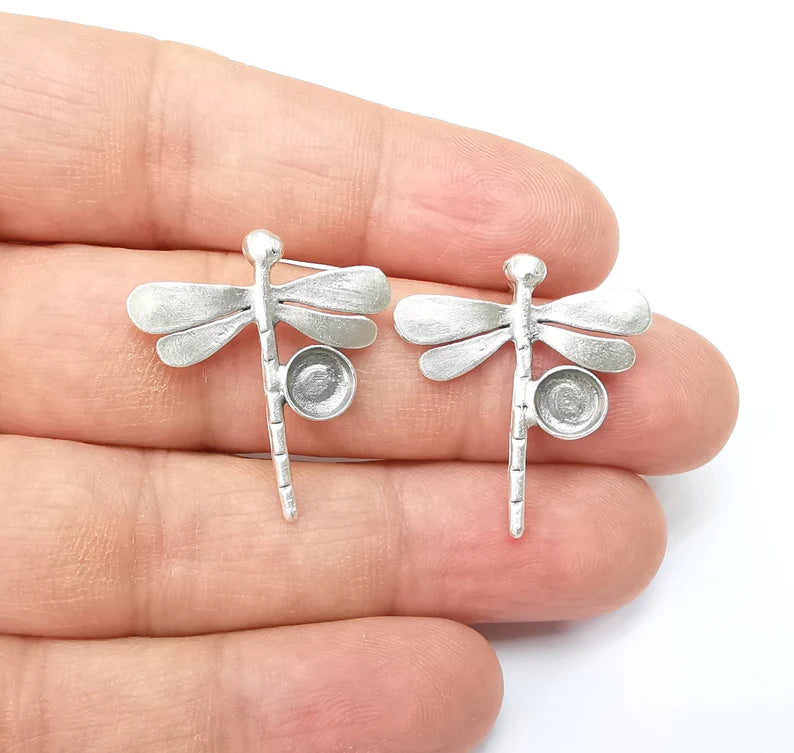 Dragonfly Earring Base, Dragonfly Earring Blank, Ear Setting Resin Bezel, Cabochon Mounting, Antique Silver Plated Brass (6mm blanks) G35440