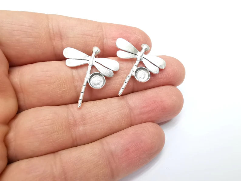 Dragonfly Earring Base, Dragonfly Earring Blank, Ear Setting Resin Bezel, Cabochon Mounting, Antique Silver Plated Brass (6mm blanks) G35440