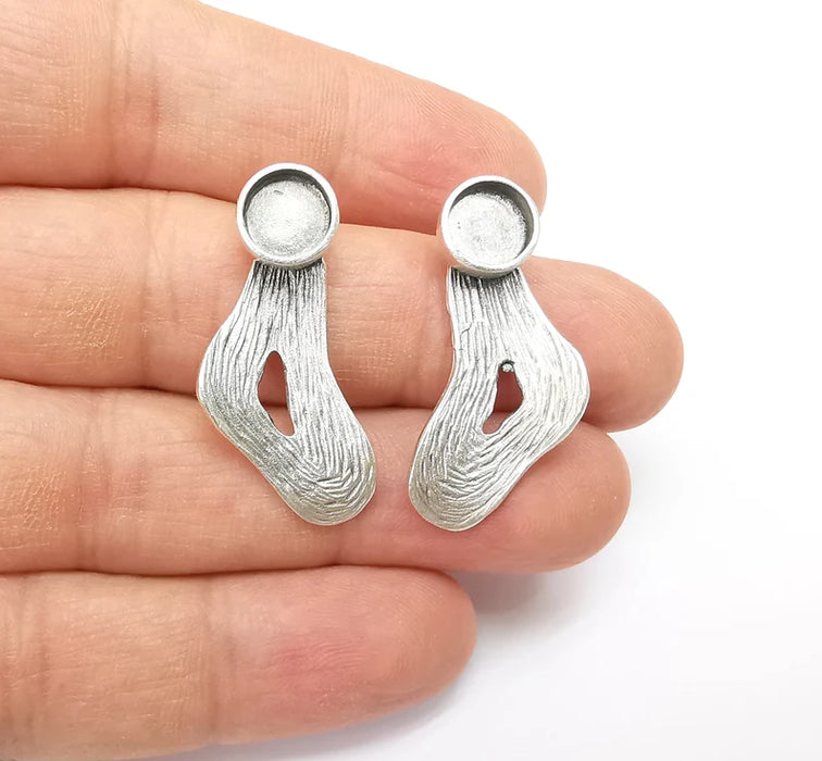 Silver Earring Base, Leaf Earring Blank, Ear Setting Resin Bezel, Cabochon Mounting, Antique Silver Plated Brass (8mm blanks) G35449