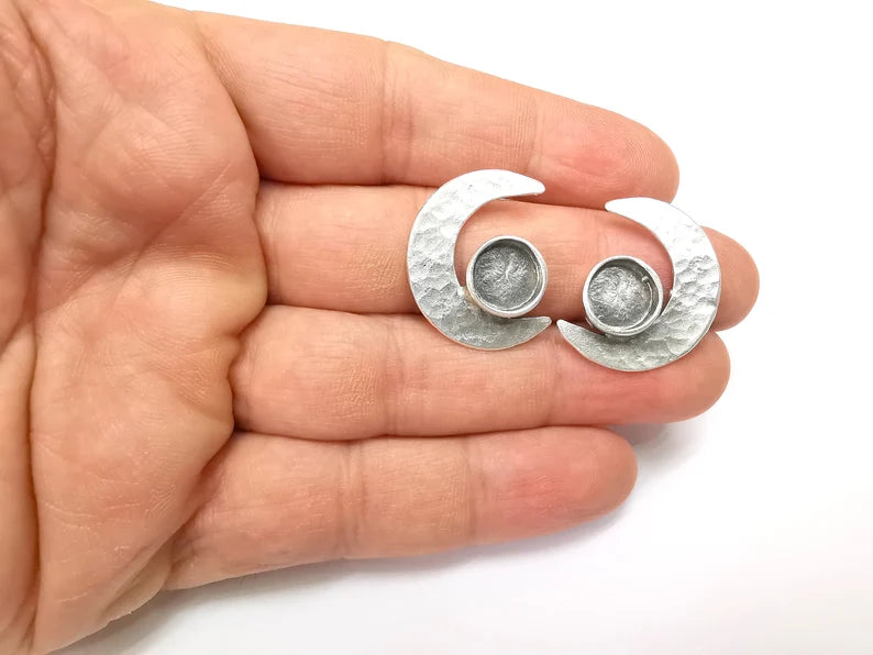 Moon Earring Base, Crescent Earring Blank, Ear Setting Resin Bezel, Cabochon Mounting, Antique Silver Plated Brass (10mm blanks) G35450