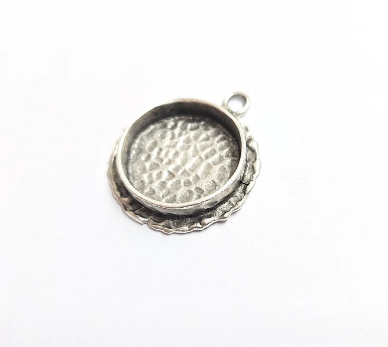 Silver Pendant Blank, Cabochon Bezel, Locket Pendant Base, inlay Mountings, Resin Necklace, Antique Silver Plated Brass (20mm blank) G35258