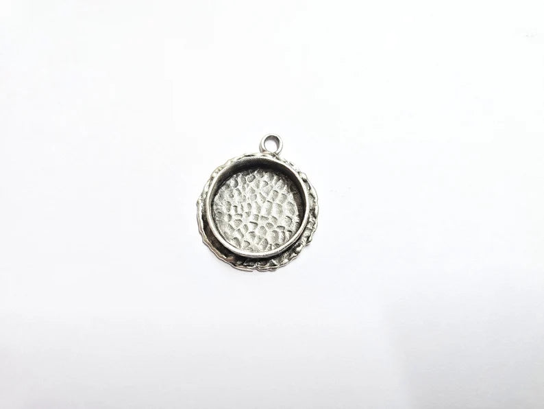 Silver Pendant Blank, Cabochon Bezel, Locket Pendant Base, inlay Mountings, Resin Necklace, Antique Silver Plated Brass (20mm blank) G35258