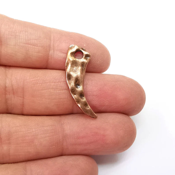 5 Hammered Charms, (Double sided) Tooth Claw Charms, Earring Charms, Copper Pendant, Necklace Pendant, Antique Copper Plated 30x9mm G35474
