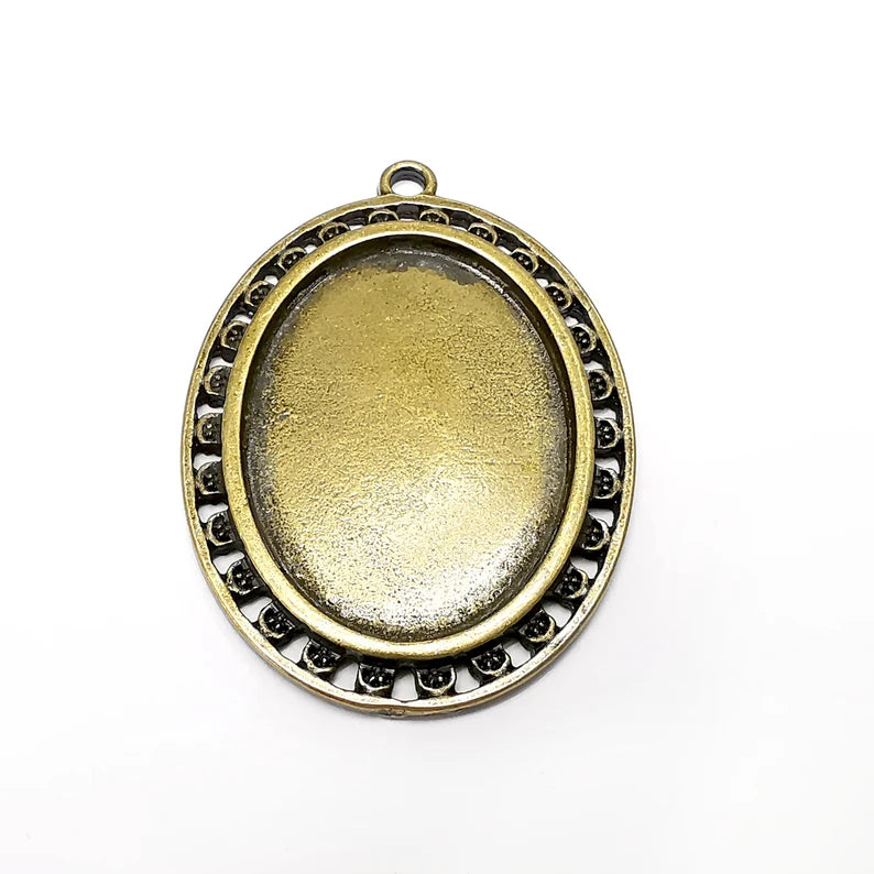 Bronze Pendant Blank, Cabochon Bezel, Oval Pendant Base, inlay Mountings, Resin Necklace, Antique Bronze Plated Metal 40x30mm blank G35327