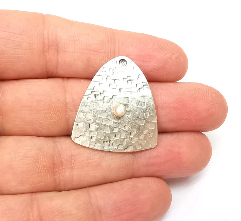 Silver Dangle Charms, Hammered Boho Charm, Rustic Charm, Earring Charm, Silver Pendant, Necklace Parts, Antique Silver Plated 31x28mm G35494