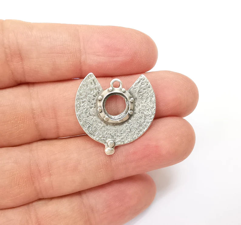 Silver Charms, Boho Charm, Rustic Charm, Earring Charm, Silver Pendant, Necklace Parts, Antique Silver Plated 26mm G35507