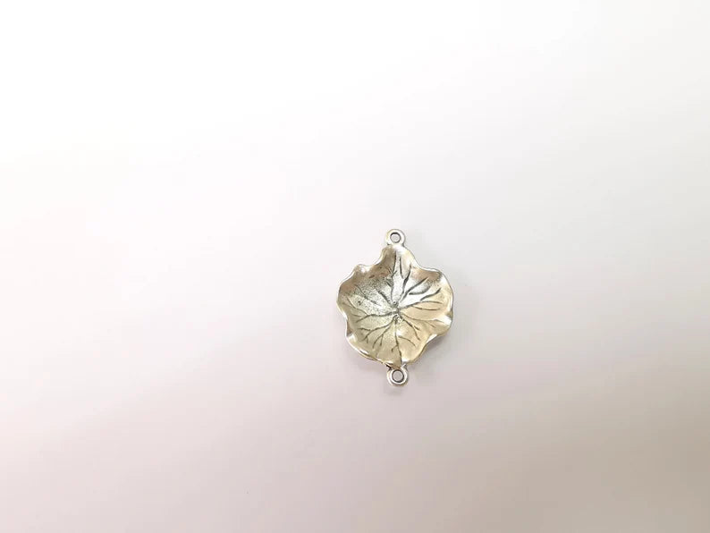 Silver Leaf Connector, Jewelry Parts, Silver Bracelet Component, Antique Silver Finding, Antique Silver Plated Metal (31x22mm) G35509