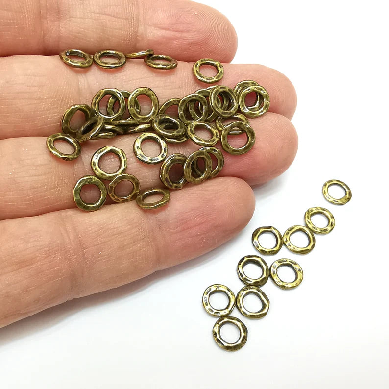 10 Circle Connector, Hammered Disc, Perforated Connector, Round Jewelry Parts, Bracelet Component, Antique Bronze Plated Metal 8mm G34031