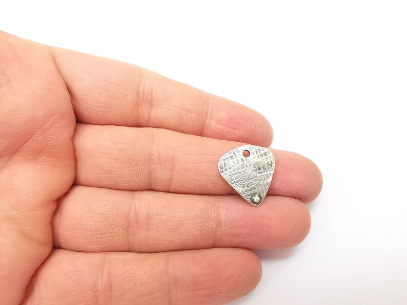 4 Silver Dangle Charms, Boho Charms, Rustic Charms, Earring Charms, Silver Pendant, Necklace Parts, Antique Silver Plated 18mm G35359