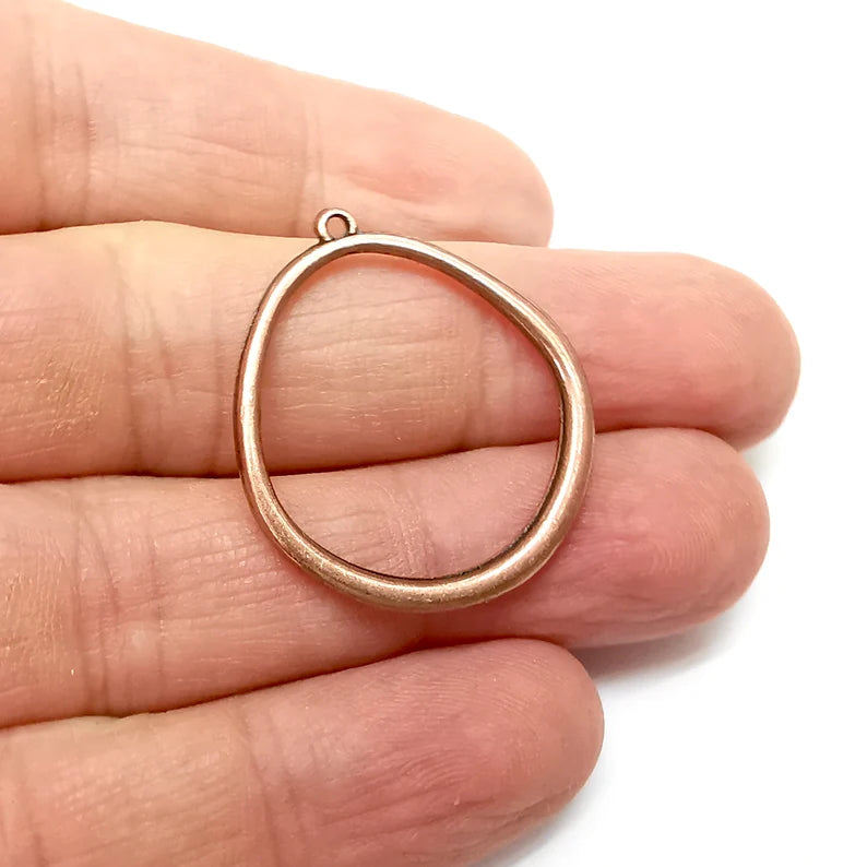 2 Copper Hoops Charms, Baroque Charms, Ethnic Earring Charms, Copper Rustic Pendant, Necklace Parts, Antique Copper Plated 32x27mm G35390