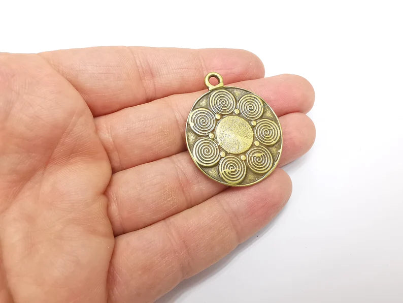 Bronze Pendant, Bronze Charms, Earring Charms, Dangle Pendant, Locket Pendant, Necklace Pendant, Antique Bronze Plated Metal 39x33mm G35402